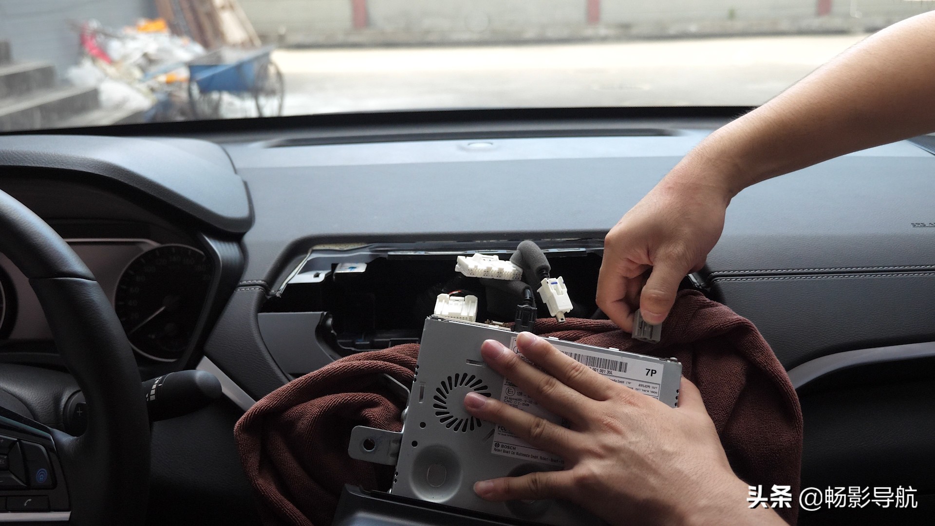 日产天籁大屏幕可以升级吗,天籁改装安卓大屏