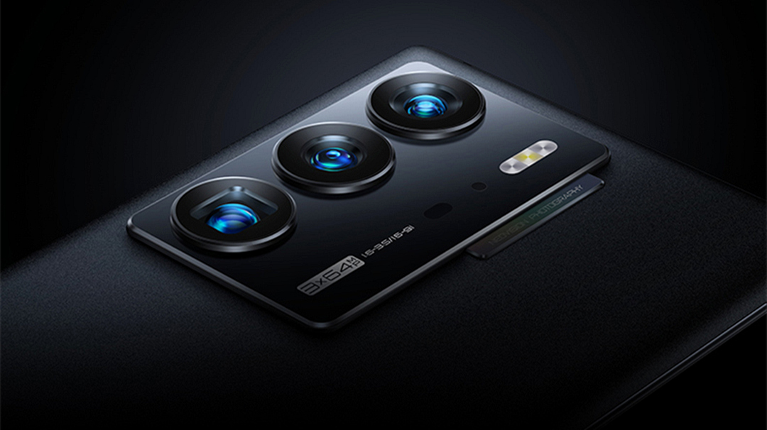 手机的“直板旗舰终极形态”长啥样？中兴Axon40Ultra给出了答案