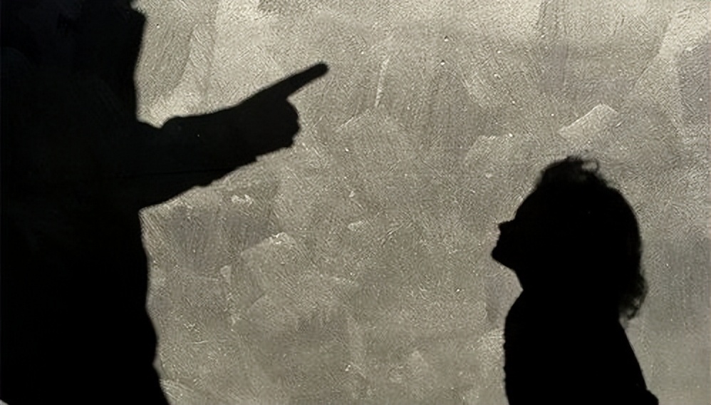 90后杀手被判死刑一脸微笑,90后杀手判死刑