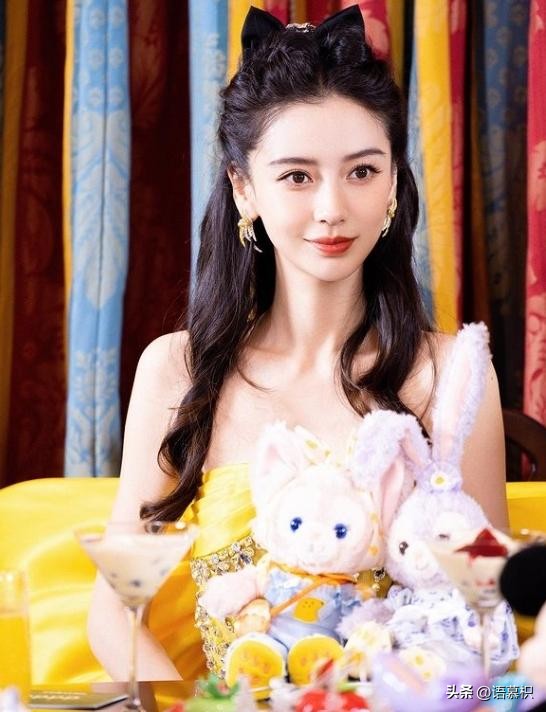 Jennie一张照片就值2千万，杨幂身家高达数十亿，IU全现金买别墅