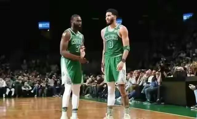 拉塞尔一打欧文就来劲,欧文单换拉塞尔