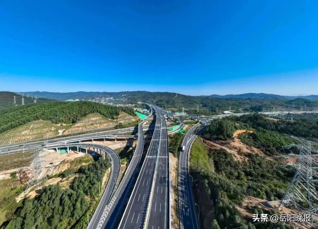 广连高速通车回湖南方便多了,广连高速全线通车