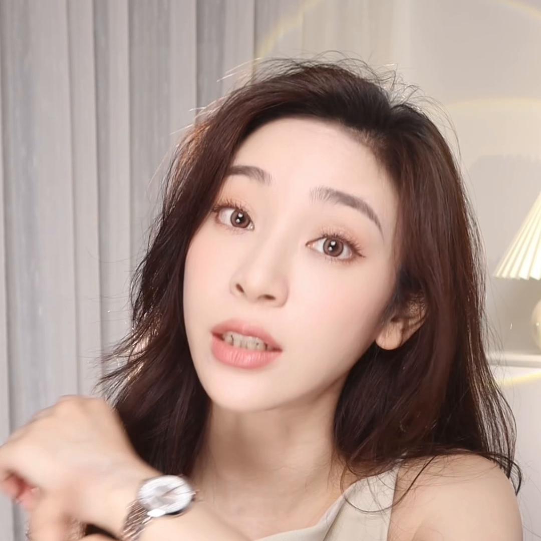 女生眼中的阿玛尼手表,如何看起来像女生