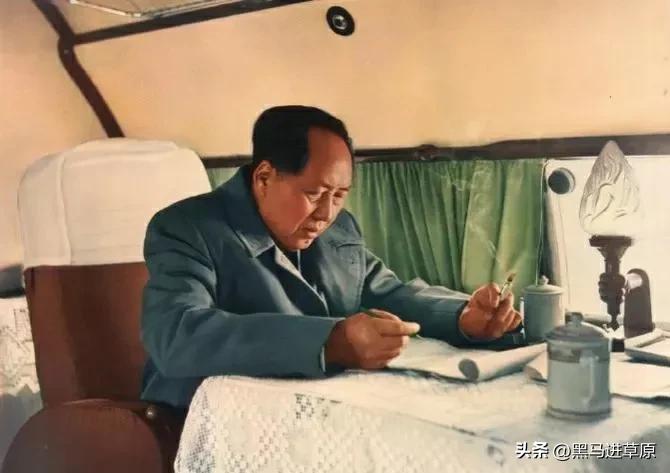 毛主席手书“人民英雄纪念碑”放大始末