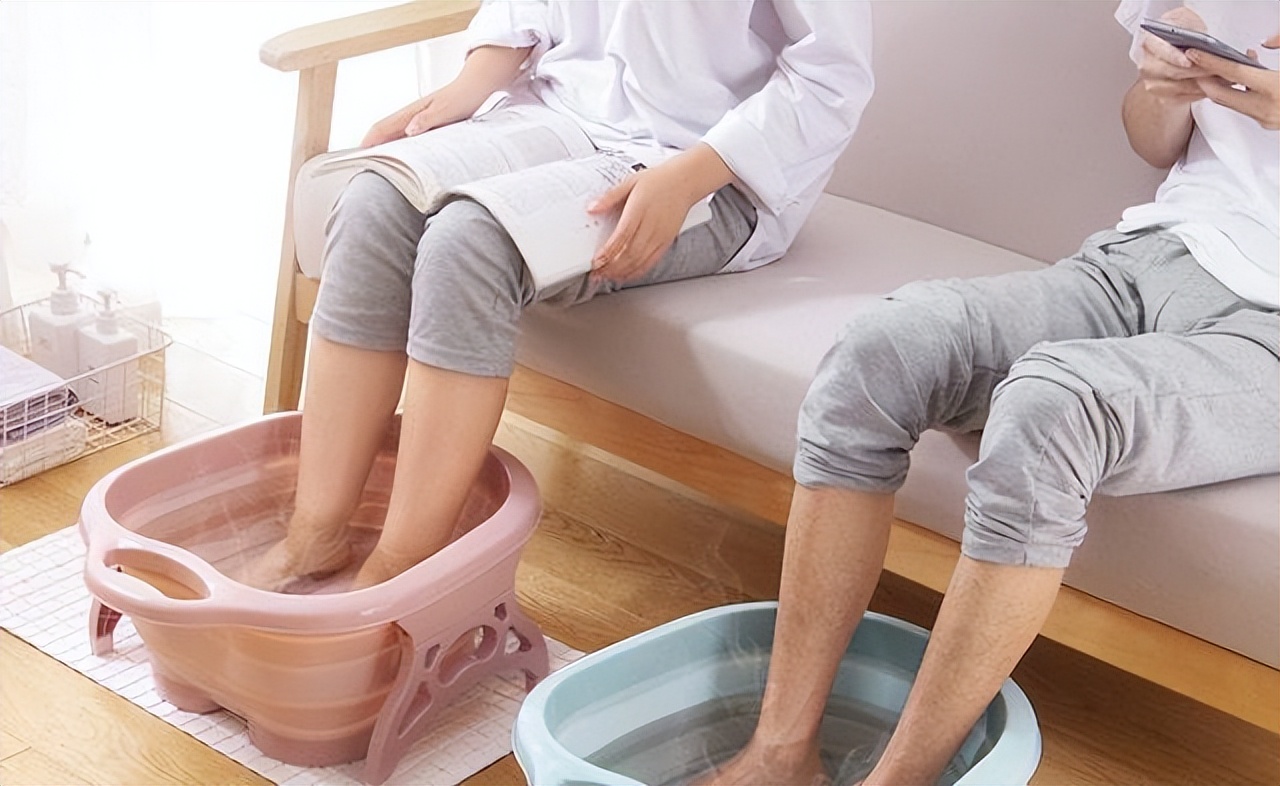 泡脚加什么祛寒祛湿气,夏天泡脚除湿驱寒最快方法