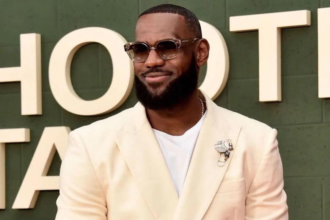 美媒最新排名詹姆斯和库里,美媒评选nba史上最全能阵容詹姆斯