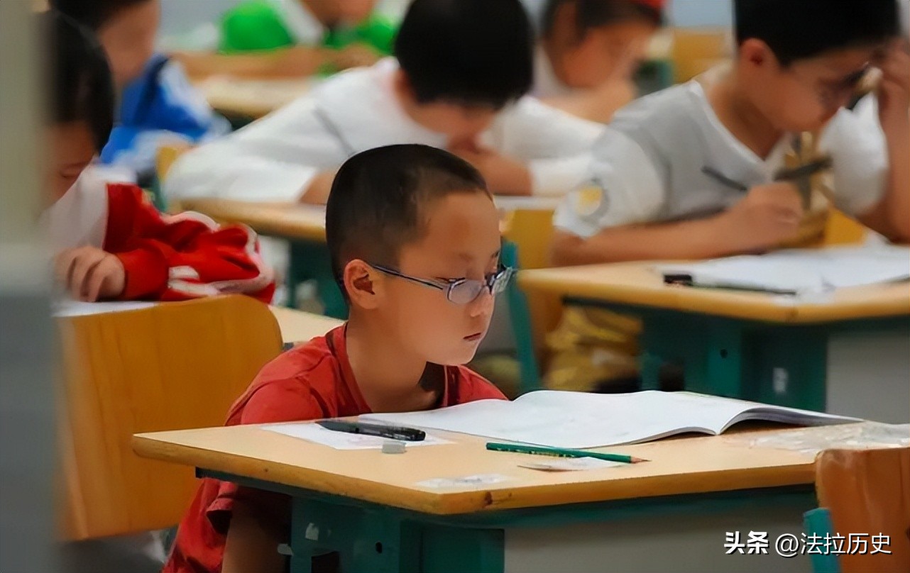 告别了“梓涵”时代，新一批“怪名”来袭！老师：别再整活了