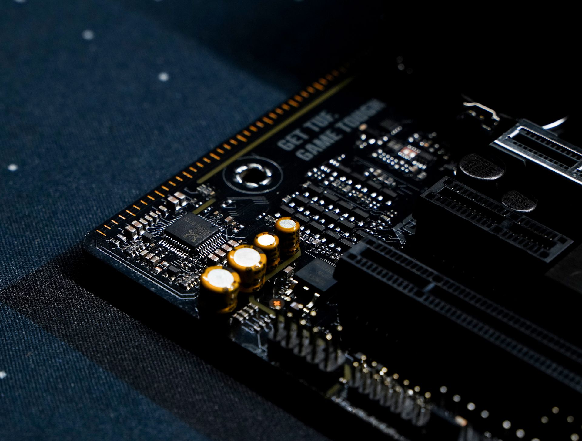 AMD非X锐龙7000最佳座驾华硕TUFGAMINGB650M-PLUSWIFI重炮手