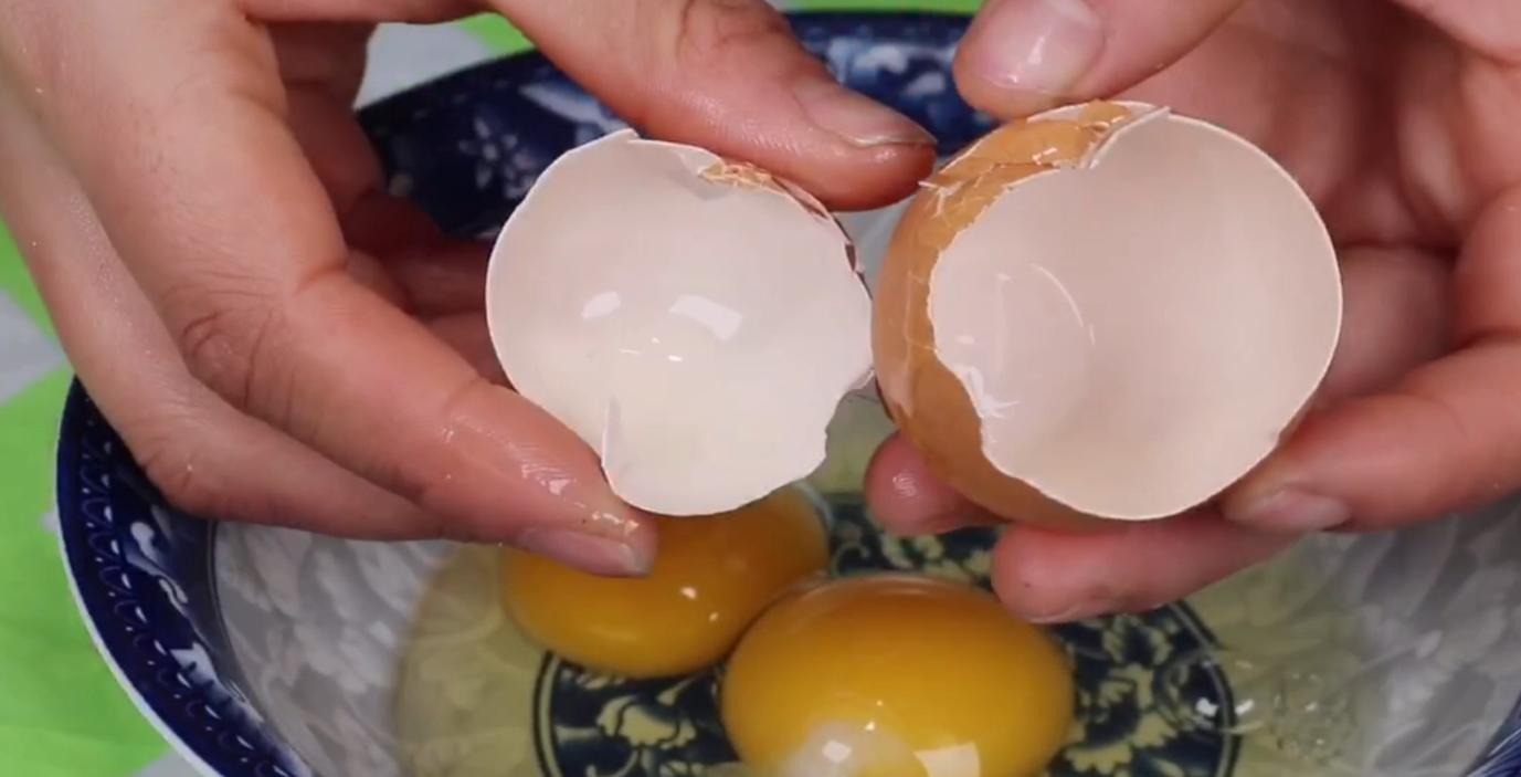 打鸡蛋小妙招,打鸡蛋10多个蛋黄