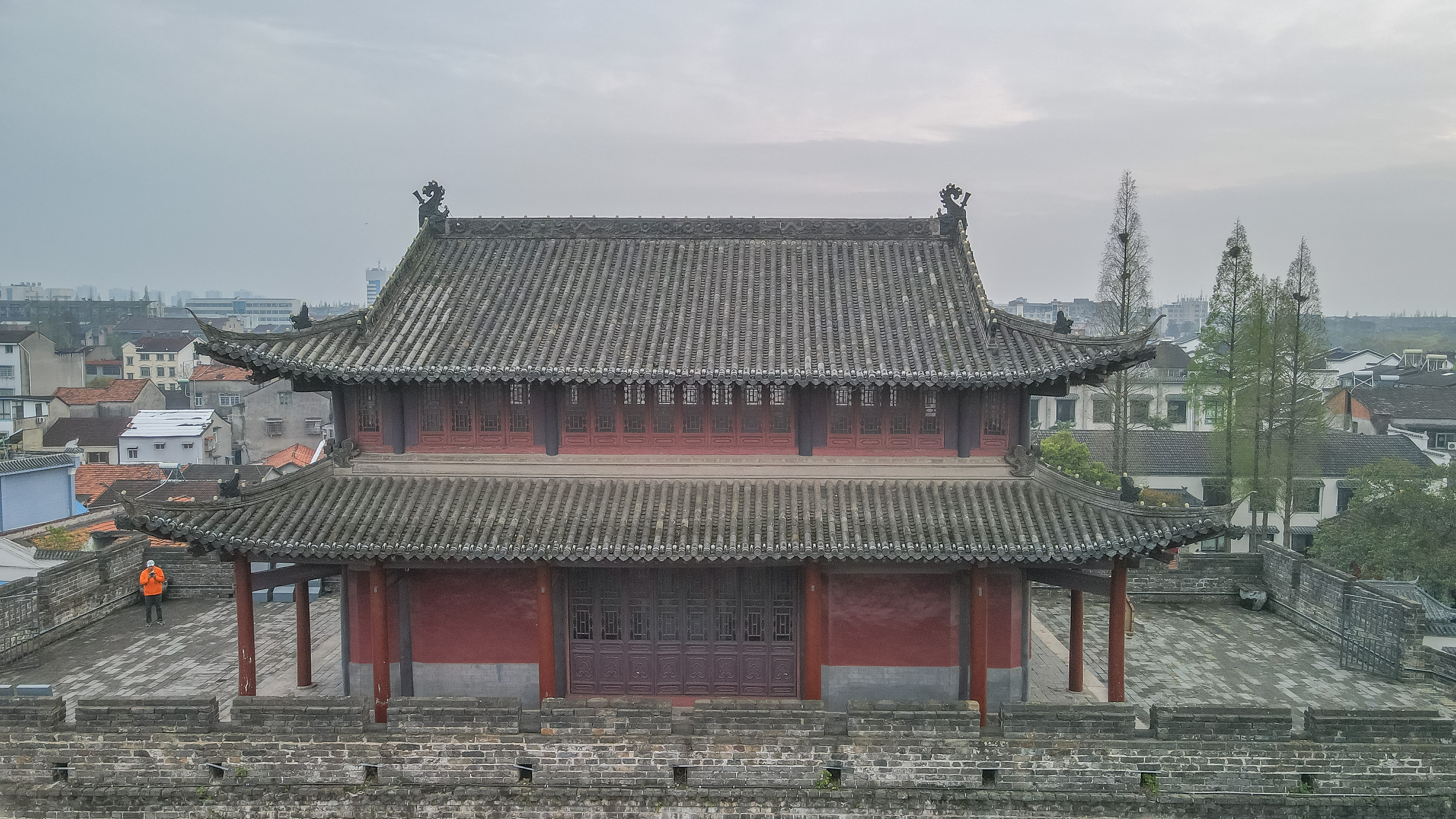 荆州古城墙的历史和照片,襄阳古城墙和荆州古城墙哪个完整