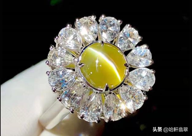 黄钻红宝石翡翠哪个更有收藏价值,黄色翡翠和黄龙玉比较哪个好