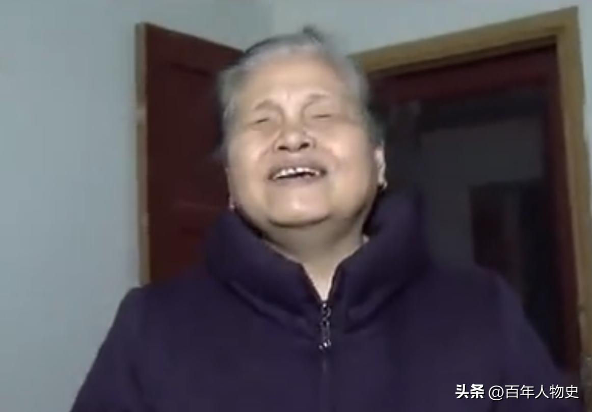 脑瘫男孩被丢给奶奶照顾,13岁孩子瘫痪在床