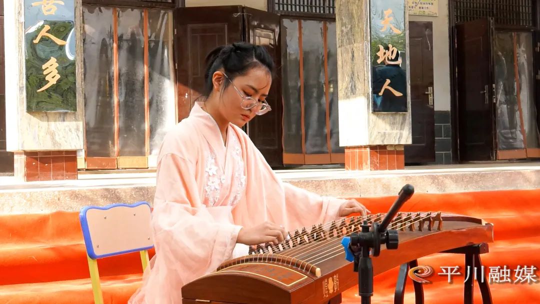 鐢樿們鐪佺櫧閾跺競骞冲窛浜屼腑,骞冲窛浜屼腑2019鏂囪壓姹囨紨