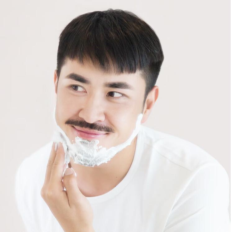 小飞碟剃须刀沉浸式开箱,太空小飞碟剃须刀仪式感满满