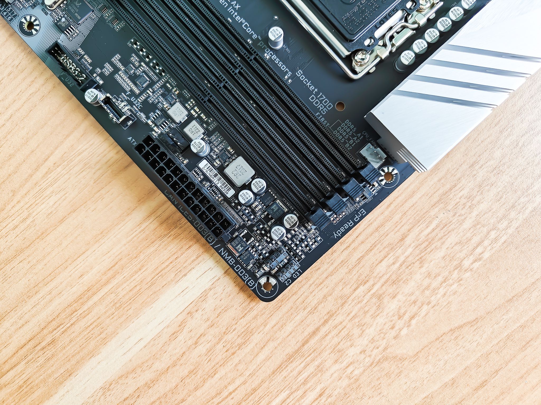 技嘉b760m电竞雕如何给内存超频,技嘉b760m小雕内存超频技术