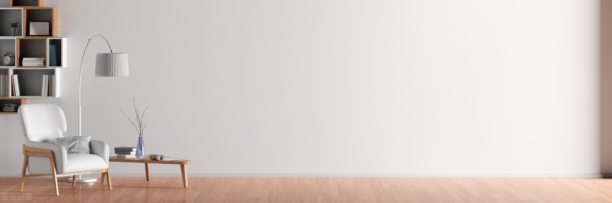 我觉得她身上的那几道鞭痕可能更让她头疼