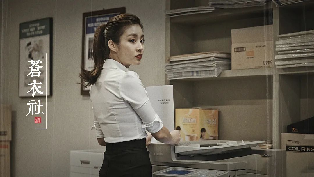 员工偷女上司资料被发现,同事偷拍我上班照片可以报警吗