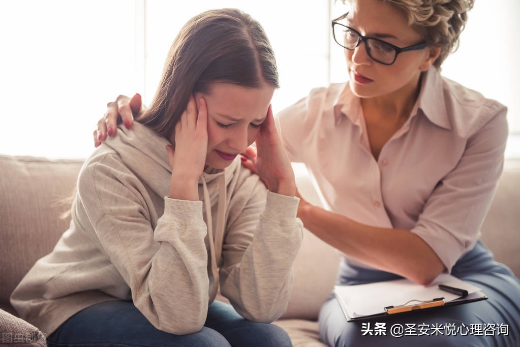 “家人一提这句话，男孩总发烧”：青少年抑郁，远不止心情不好