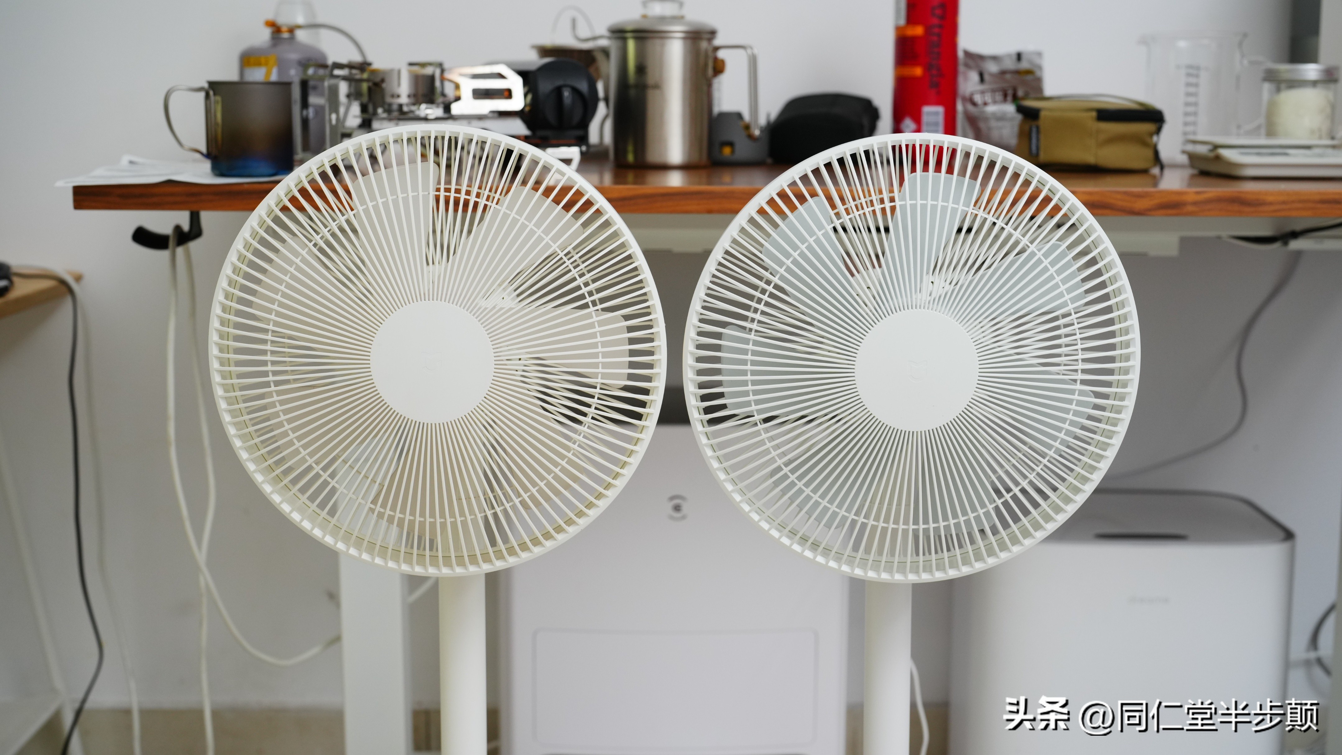 拆解小米立式风冷无线充55w视频,拆解便携户外电源