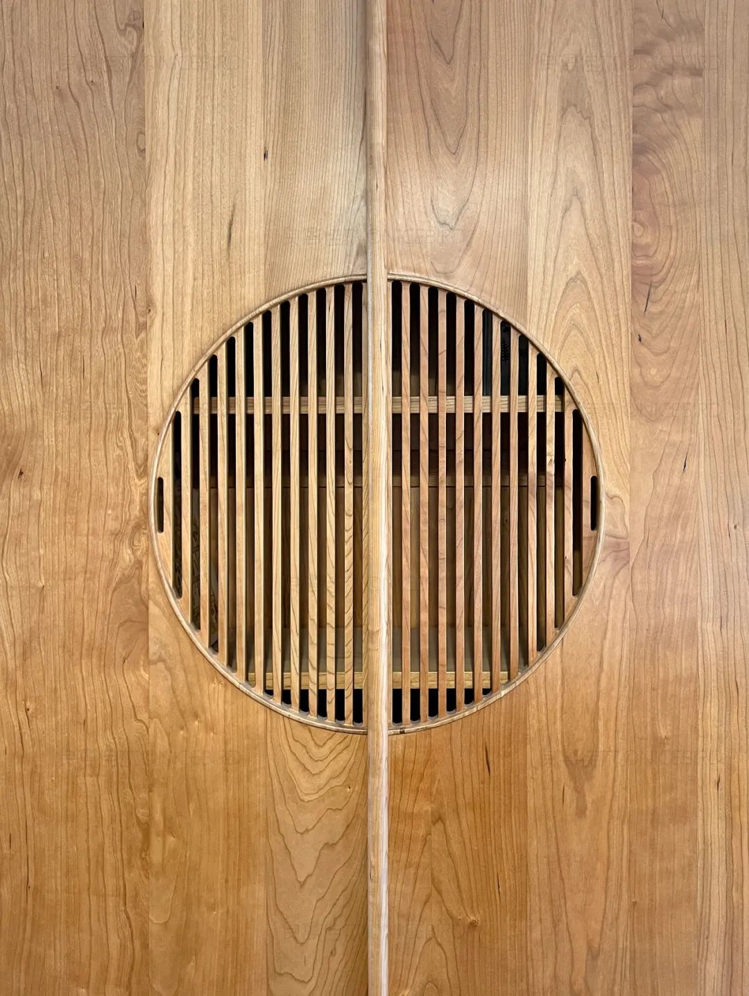 山东又上一分！烟台业主新古典风格客餐厅，樱桃木真的很温润