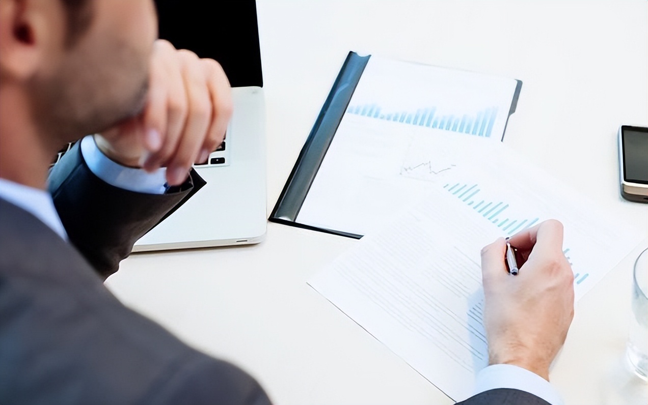 职场上如何应对领导,职场上如何正确应对领导的挑剔