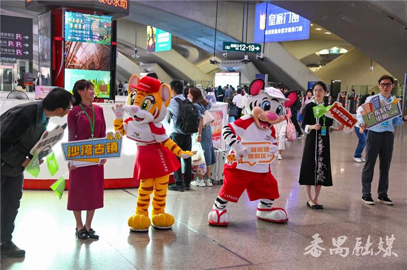 歌舞快闪亮相广州南站，拉开中国旅游日主题月番禺活动欢乐序幕