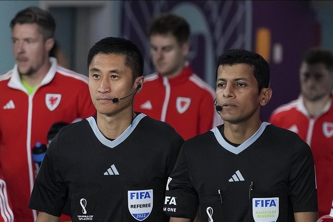 马宁裁判直播回放,马宁2002世界杯发牌是哪一场