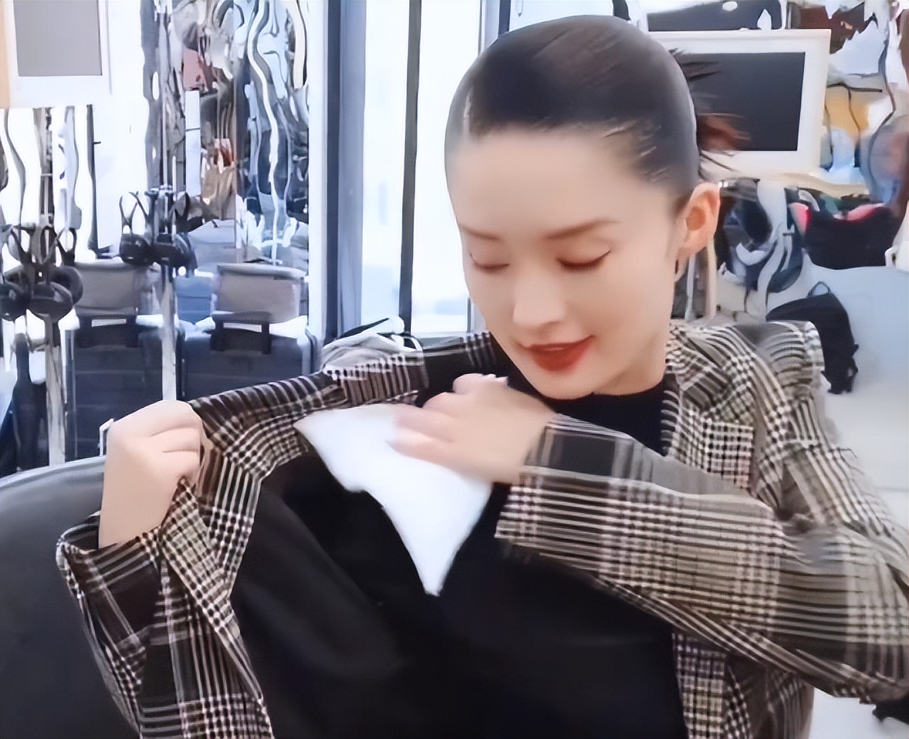 娱乐圈还有哪些假臀假肌肉,假臀假肌肉假肩膀的明星们