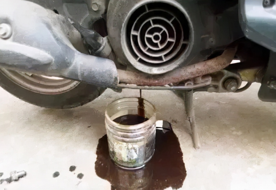 摩托车电瓶冬季保养,摩托车实用保养视频