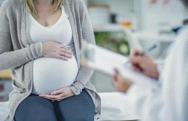 医生误开孕妇禁用药致女子流产,怀孕吃禁用药什么时候会导致流产