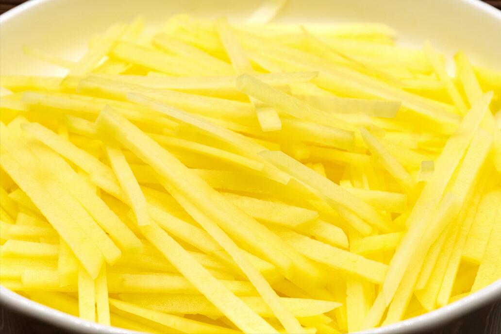 如何炒土豆丝不粘锅而且软烂,土豆丝炒着老粘锅怎么才不粘锅