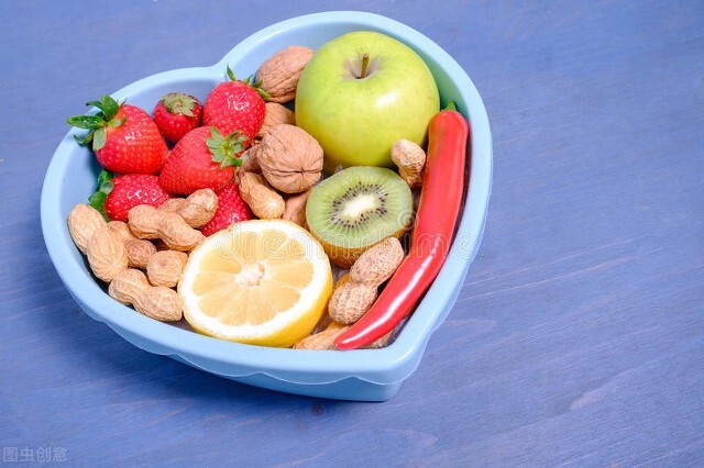 去除黑眼圈最快方法,鸡蛋去除黑眼圈眼袋方法