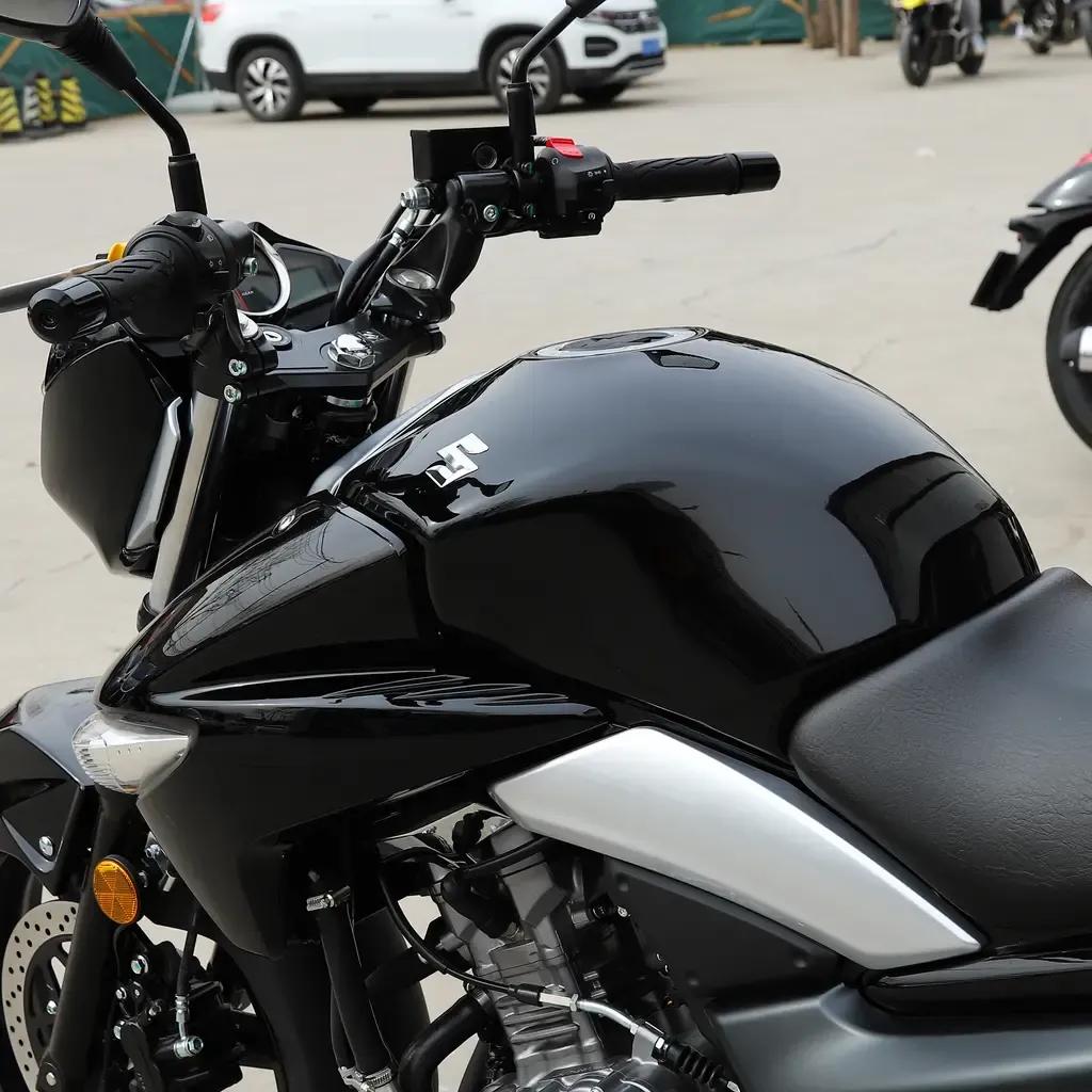 皮实耐造摩托车铃木dl250,豪爵铃木gw250轮胎是什么牌子