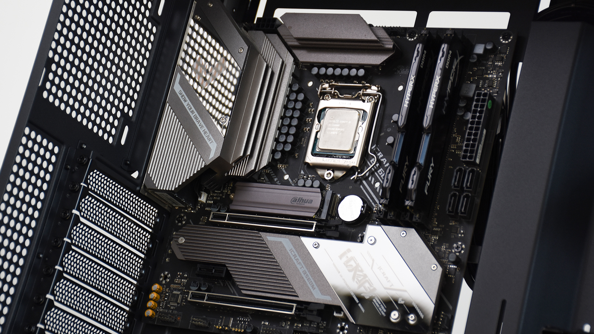 鑫谷御风冰川白机箱,鑫谷昆仑御风机箱安装展示