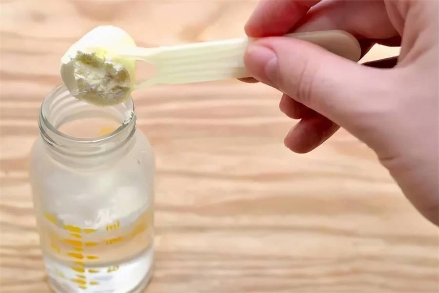 怎么知道奶粉稀还是浓,婴儿奶粉冲泡过浓过稀