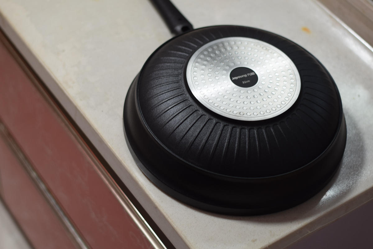 九阳大磨王不粘锅二代锅底掉皮,九阳大磨王不粘锅无油煎蛋