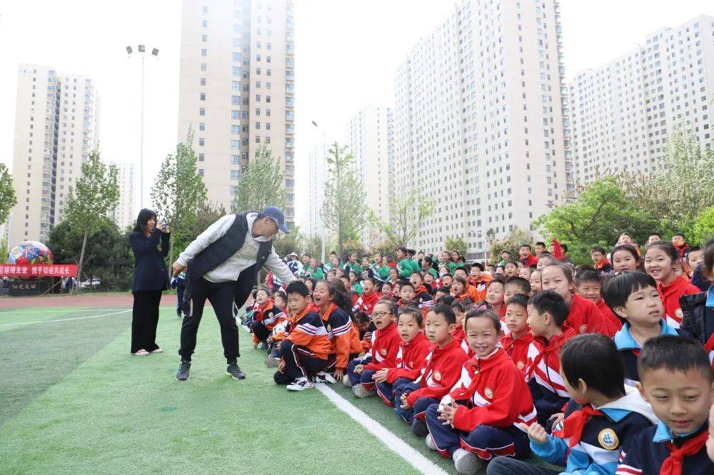 绿城小学足球节,阳光体育节校园风采