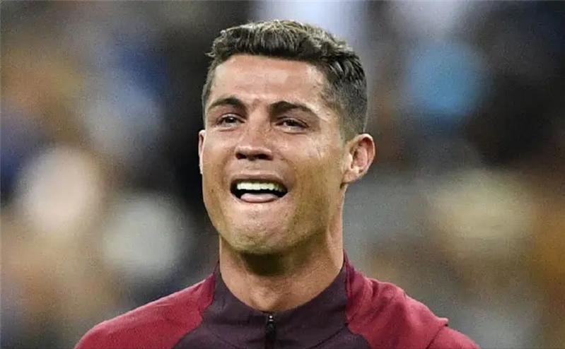 世界巨星c罗为他落泪,世界球王c罗和梅西