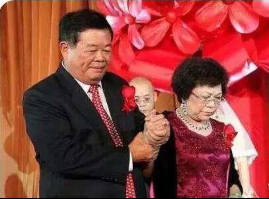 曹德旺为什么把财产转老婆名下,曹德旺为什么资产全在老婆名下