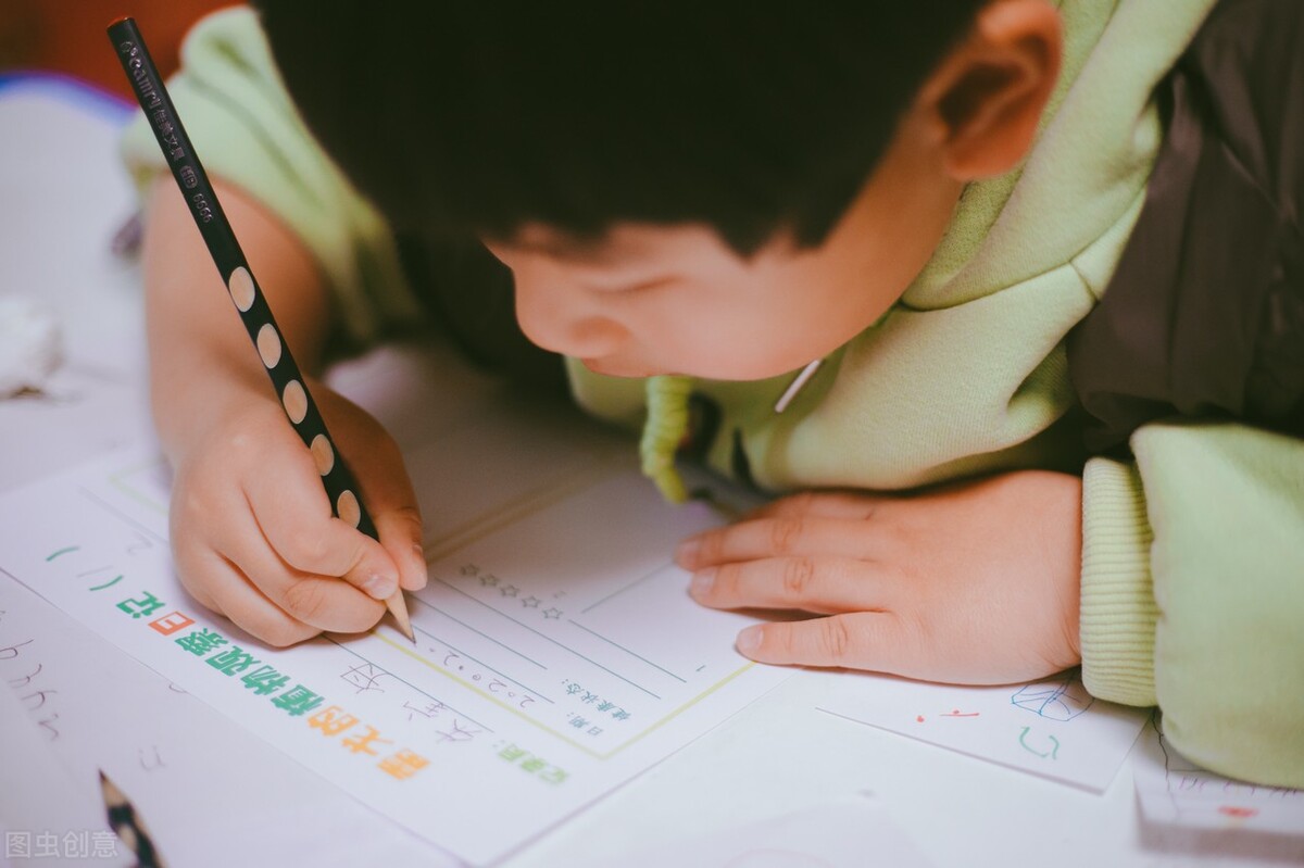 4岁女孩拥有超高智商，专注力远超同龄人，全凭妈妈坚持1个土方法