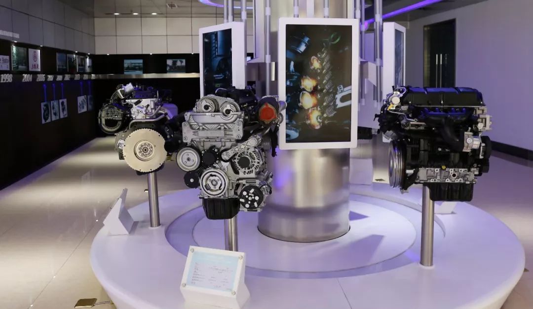 上了高速才发现，1.8L跟1.6T差距明显！买车你会选择哪种发动机？