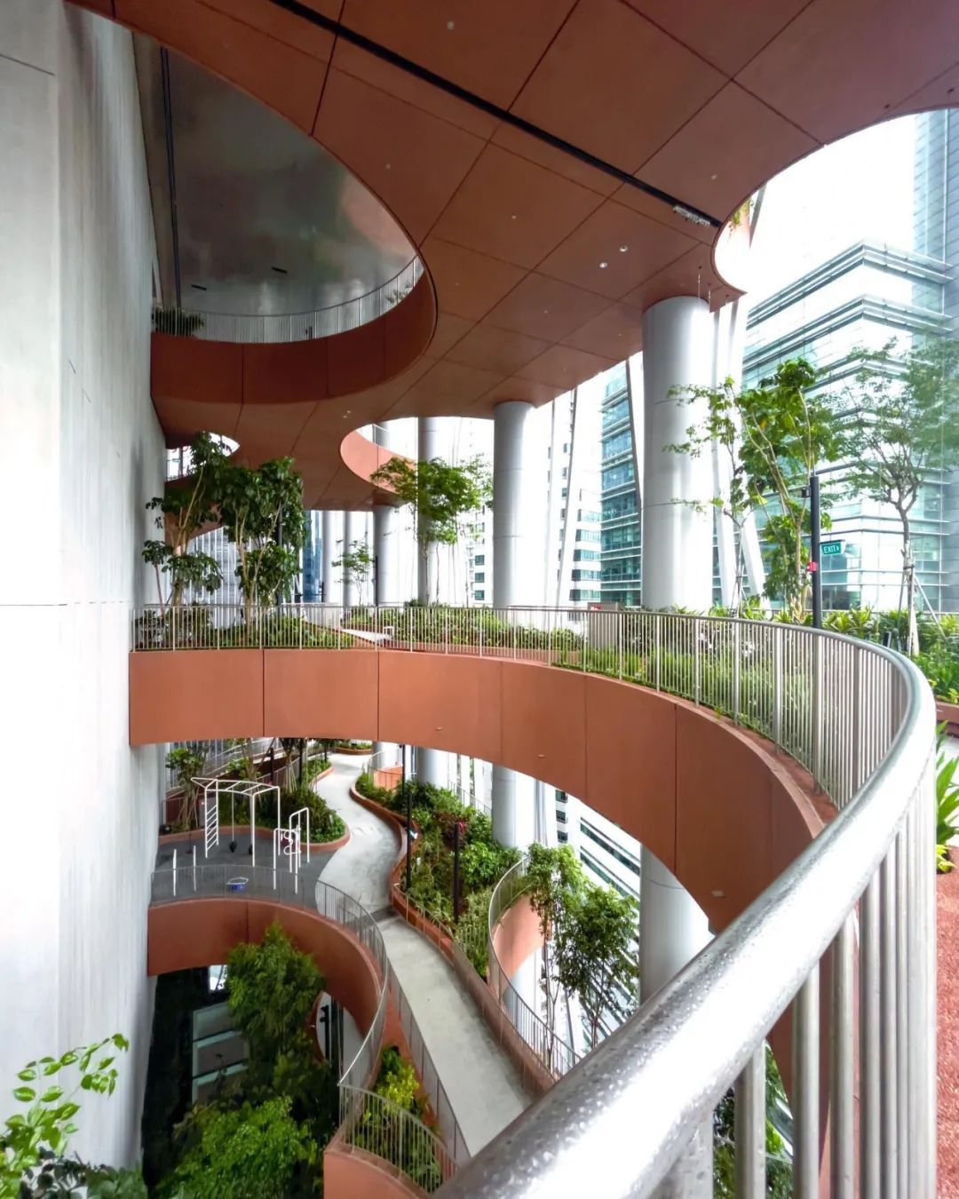 CapitaSpring大楼新加坡最新地标竣工，空中花园开放参观