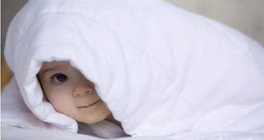 哭醒婴儿,哭起来哄不好的婴儿