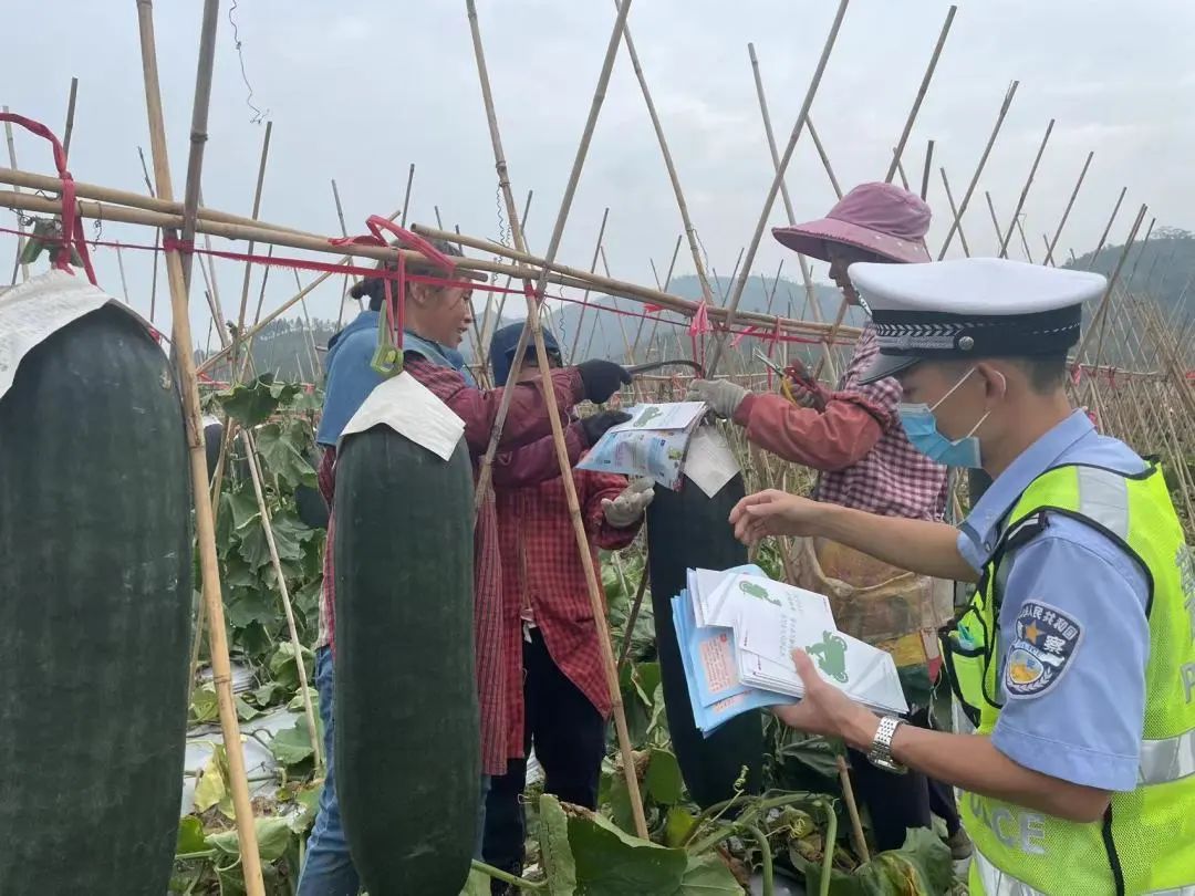 江源交警春季交通安全宣传进农村,农村道路交通安全宣传广播