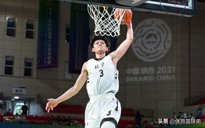 2.1米后卫正式出世，但想以此登陆NBA？这还远远不够