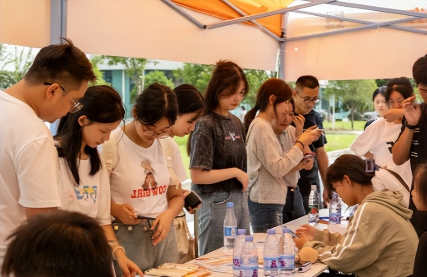 满“新”欢喜！长江职业学院喜迎2023新生！