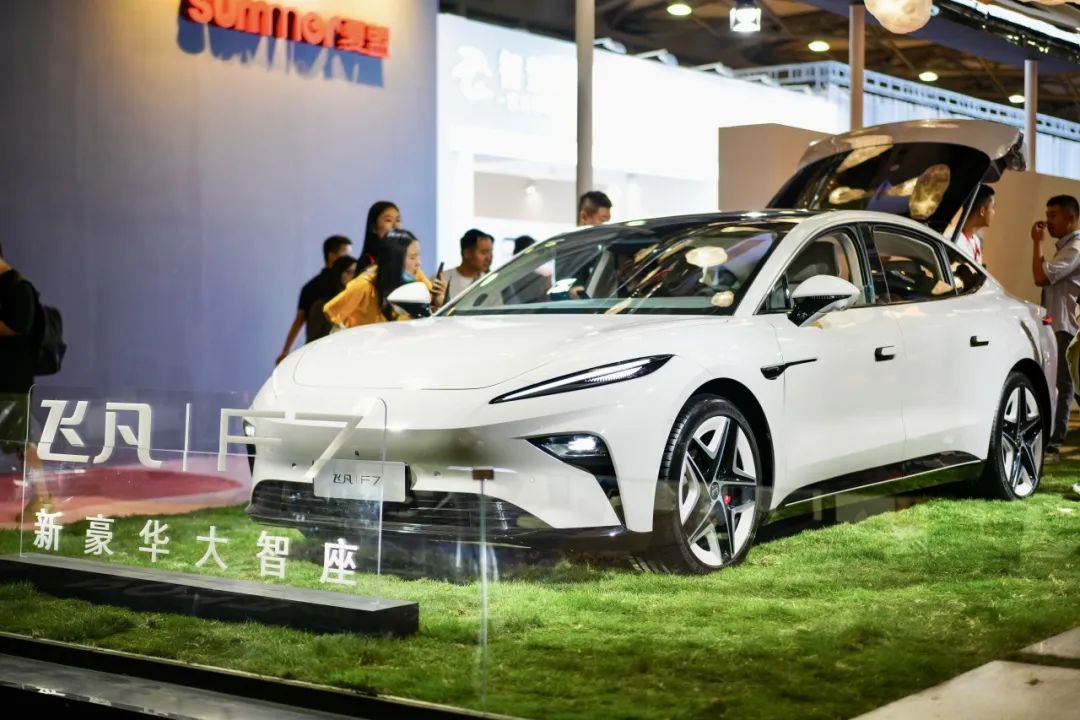 飞凡f7超纤绒顶棚,飞凡f7高科技内饰