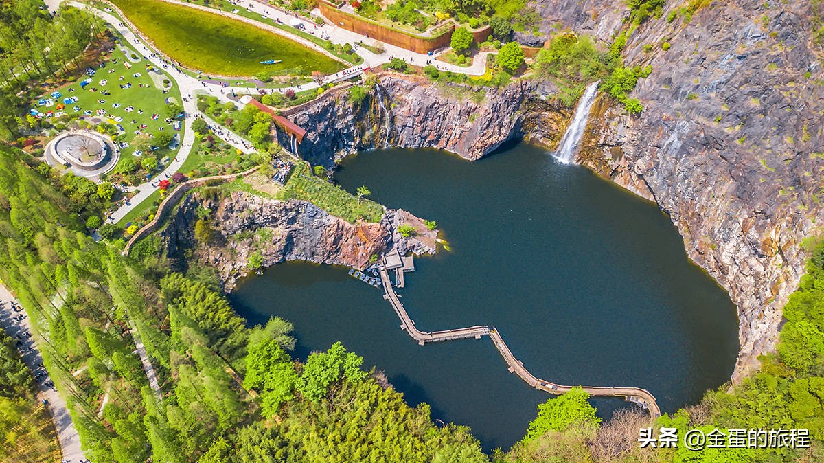 上海深坑酒店的深坑怎么形成的,上海旅游攻略上海深坑酒店