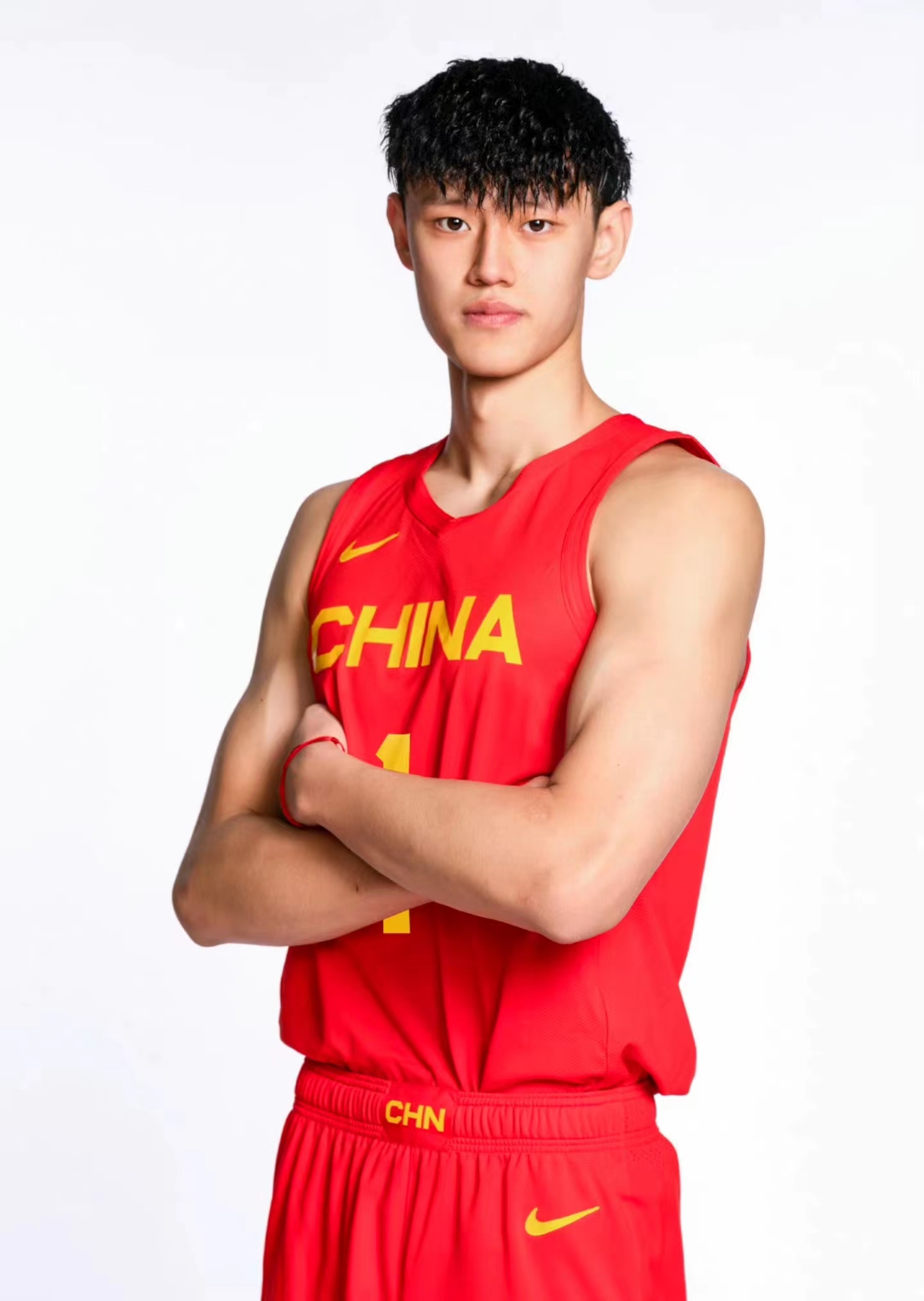 易建联赵睿胡明轩郭艾伦国家队,胡明轩和赵睿郭艾伦谁更强