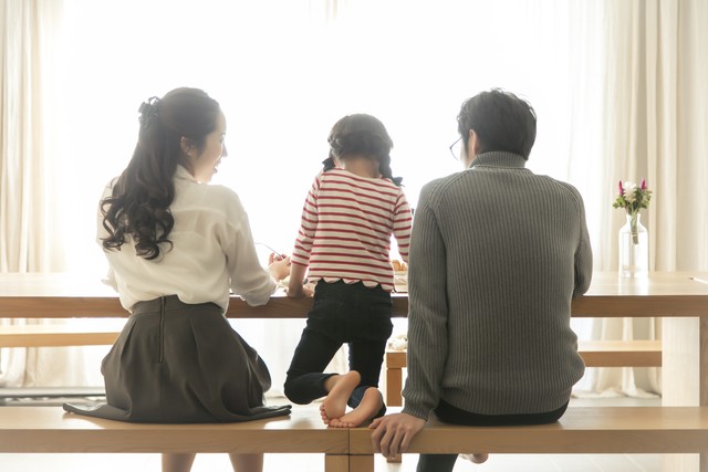 家长该不该给孩子说家里开支,家长该告诉孩子家里的财政状况吗